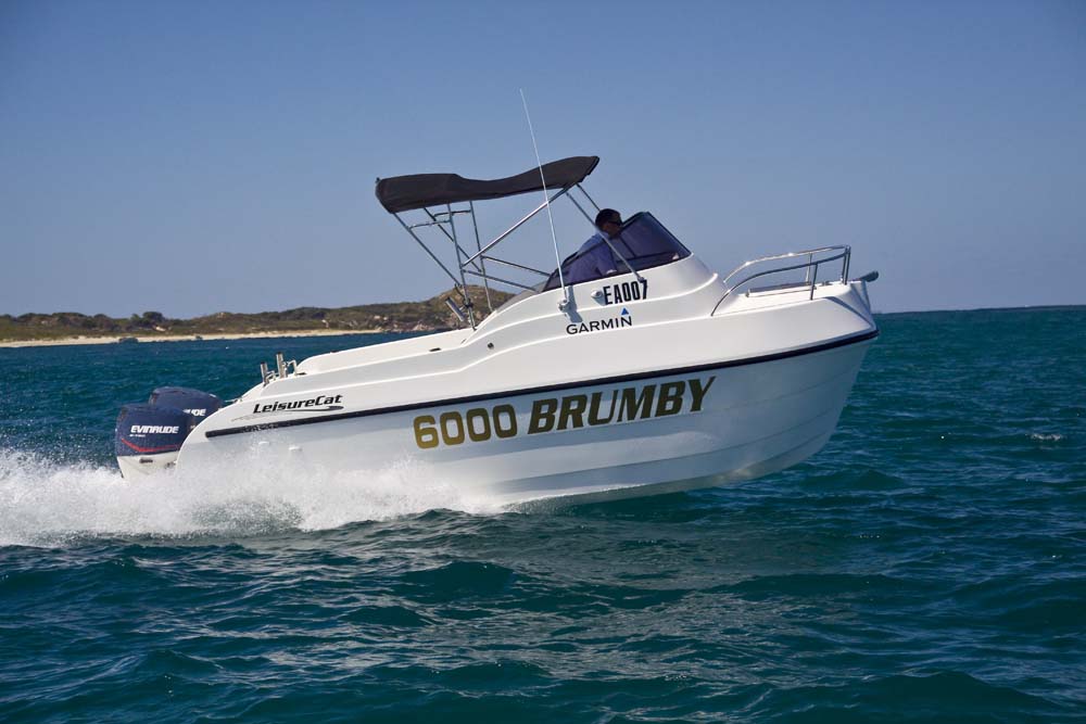 catamaran_a_moteur_LC6000Brumby